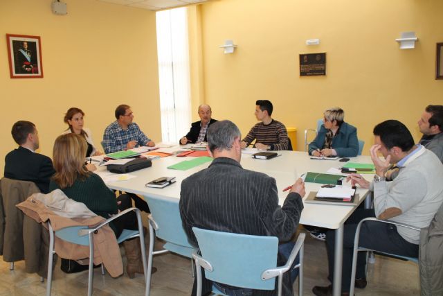Foto de archivo de una reunión de la Junta de Gobierno Municipal de Archena.