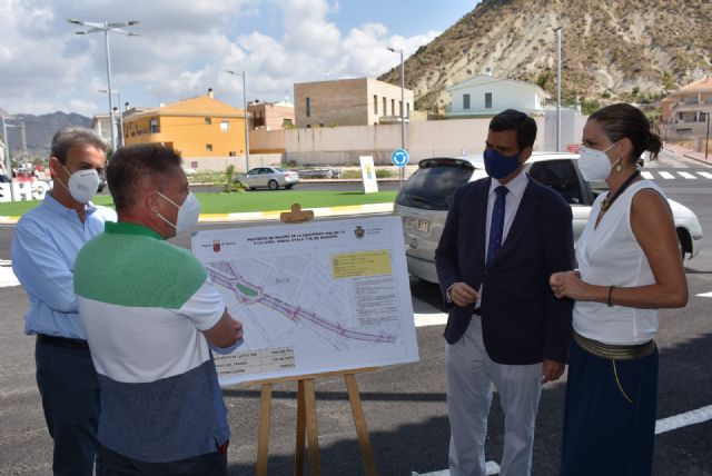 Consejero de Fomento y Alcaldesa inauguran las obras de mejora y redonda de la avenida Daniel Ayala