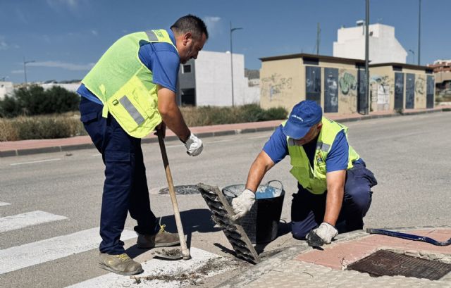 El Ayuntamiento de Archena intensifica la limpieza de imbornales ante el riesgo de lluvias El Ayuntamiento de Archena intensifica la limpieza de imbornales ante el riesgo de lluvias